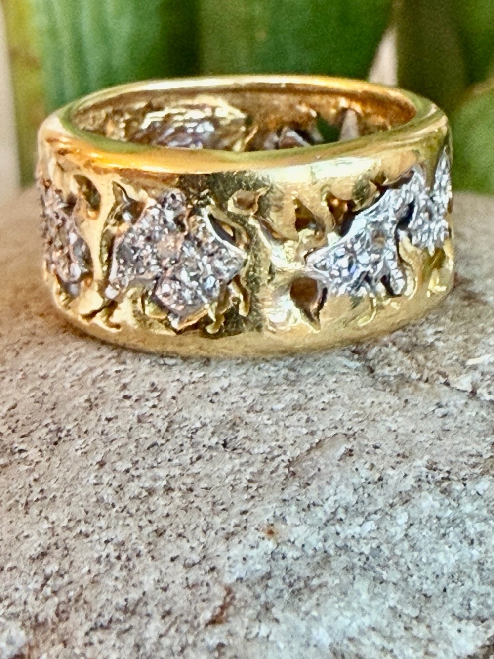18k gold organic design with diamonds